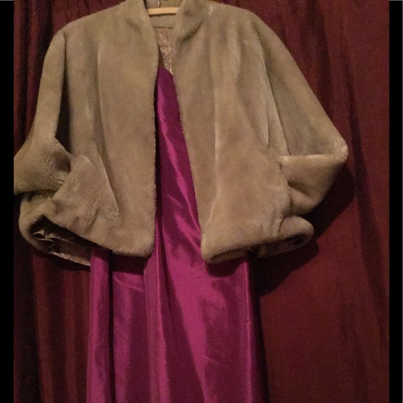 ⚜️ Borgana CAPE  The ORIGINAL FAUX FUR Vintage Shawl CHAMPAGNE  LUXURY OSFM - Picture 2 of 16